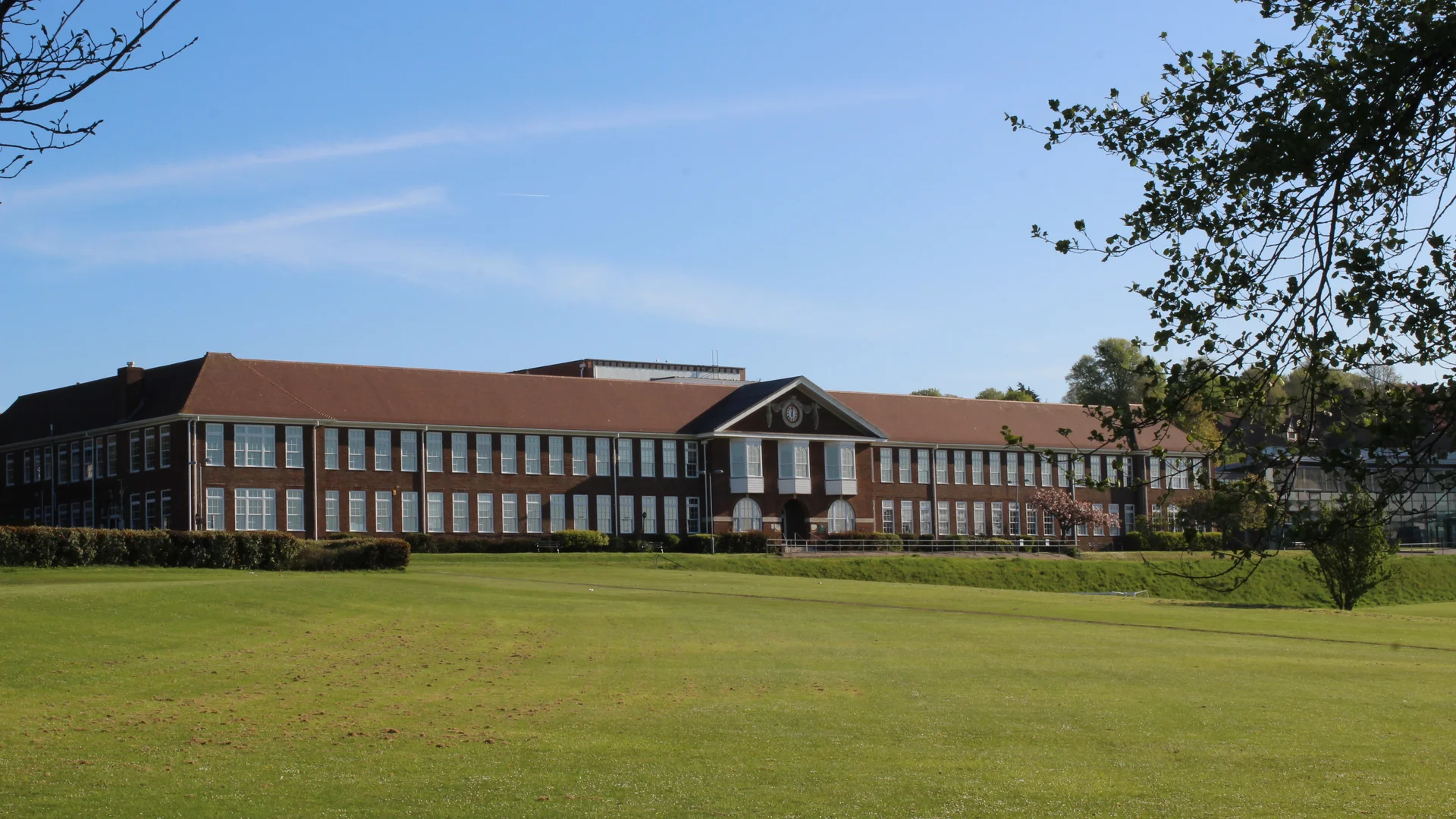 溫町中學／英國高中