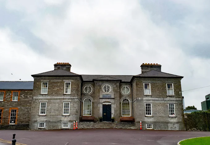 米德勒頓學院／愛爾蘭高中