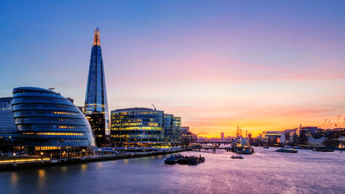 英國來回機票多少錢