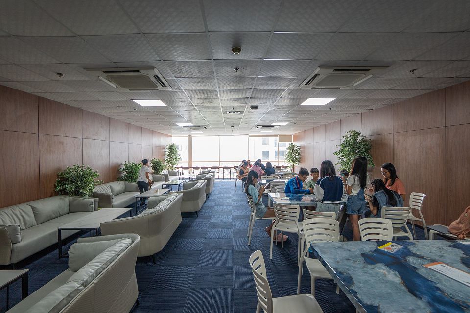 QQ English Beach Front 冬令營,宿舍交誼廳 QQ English Beach Front 冬令營,宿舍交誼廳