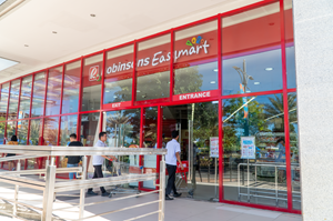 QQ English Beach Front 冬令營，周邊市集