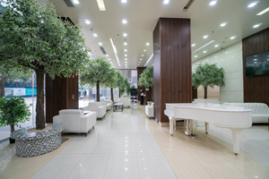 QQ English Beach Front 冬令營，校園大廳