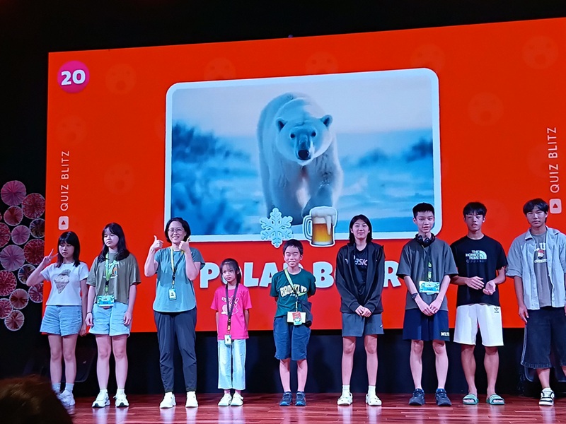QQ English Beach Front 冬令營，結營演講舞台